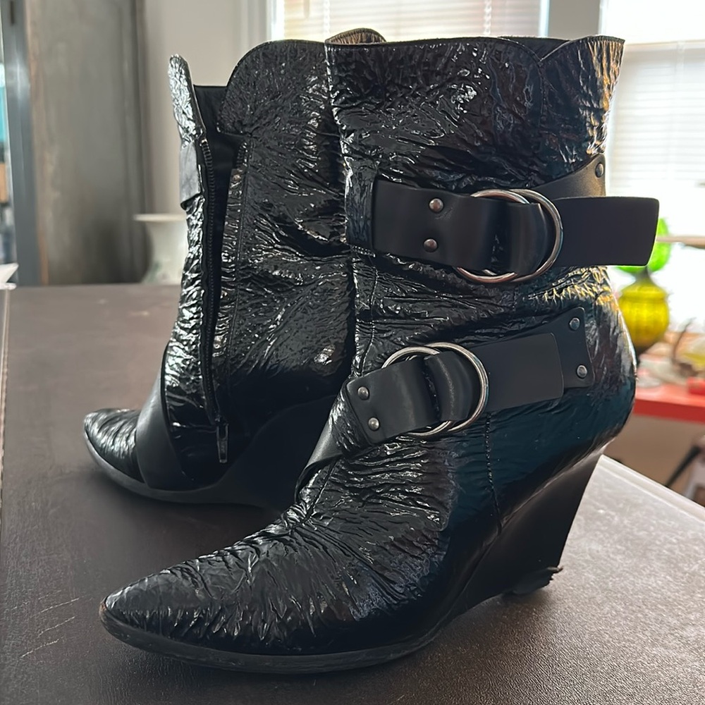 Vintage Givenchy Patent Black high-calf wedges booties w/ box (38.5)